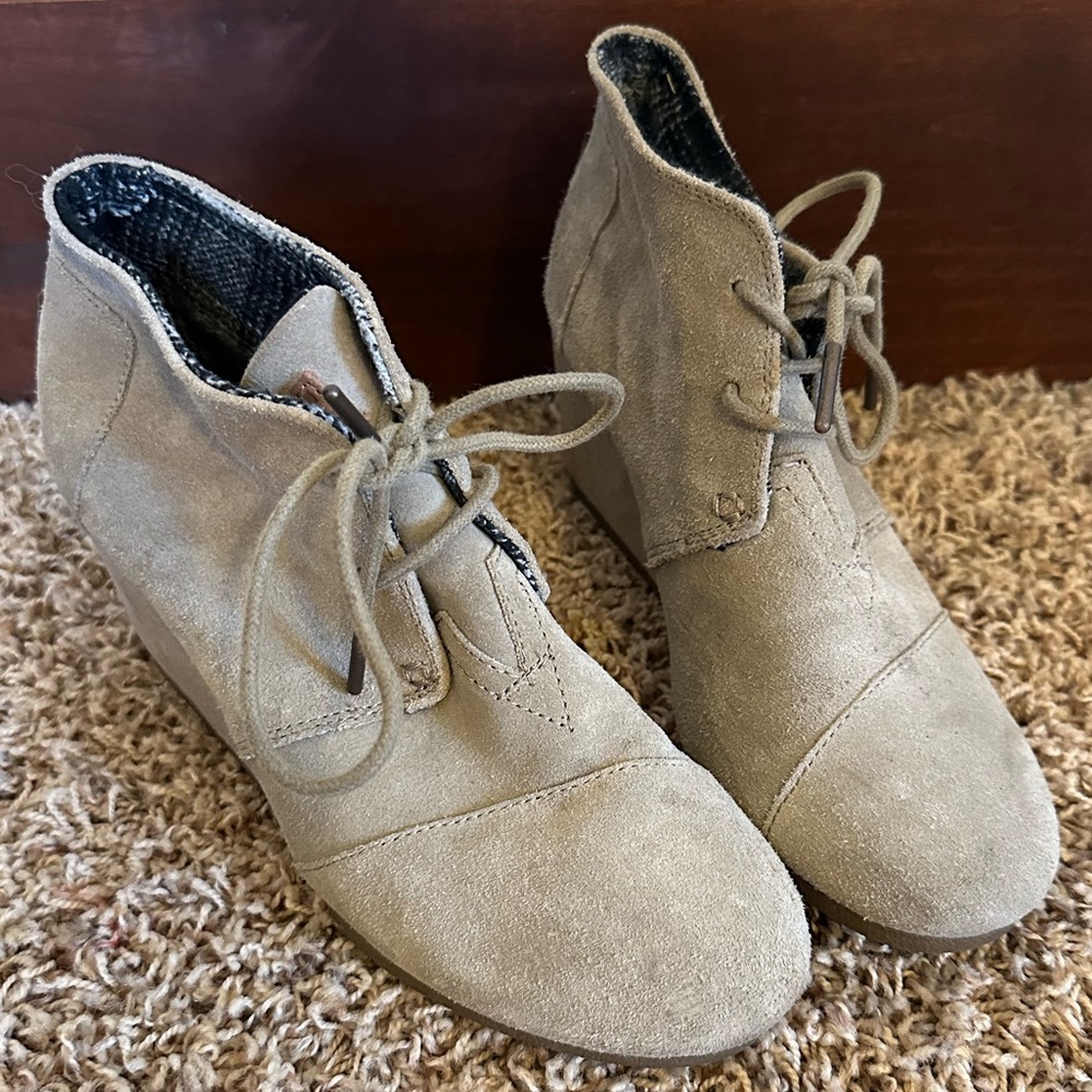 Tom’s Suade Wedged Ankle Boots